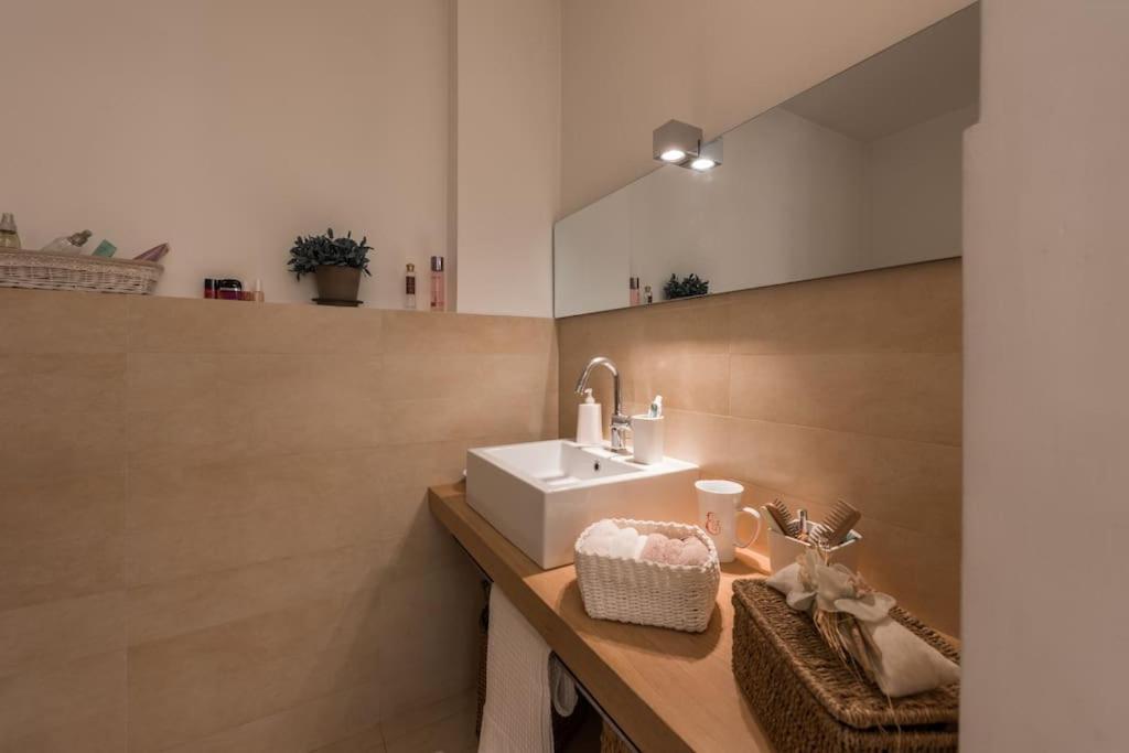 New Cosy Apartment Near To Petruzzelli Theatre Bari Exterior photo